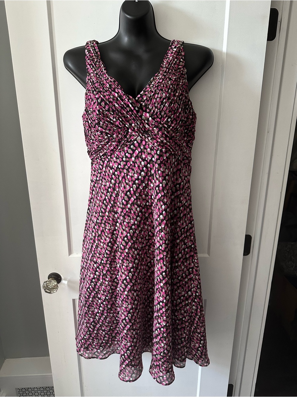 Jones Wear Pink and Black Printed Midi Dress